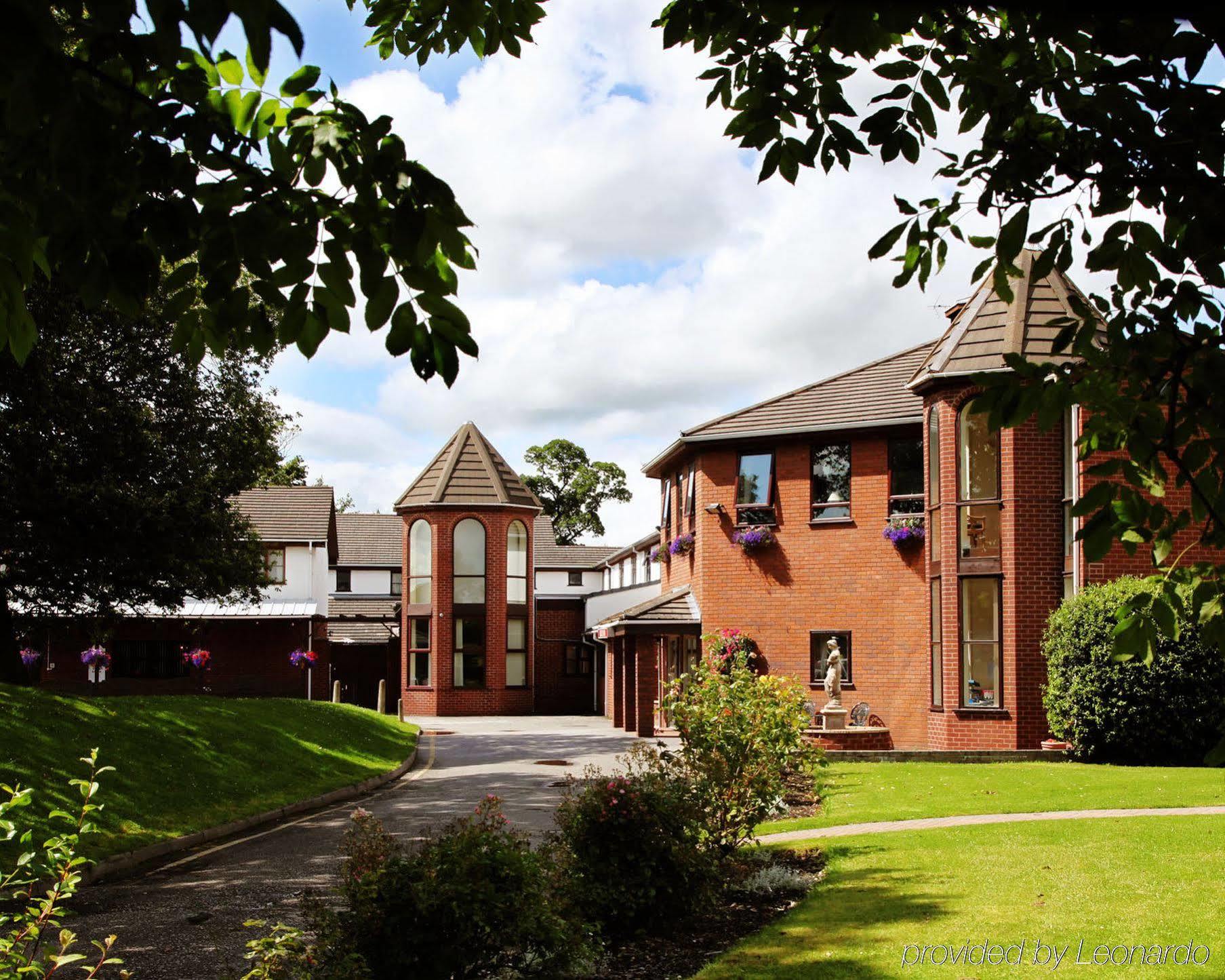 Beaufort Park Hotel Mold Exterior foto